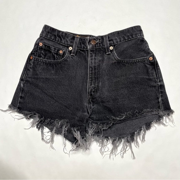 Levi’s 560 Black Denim Shorts - Picture 2 of 4